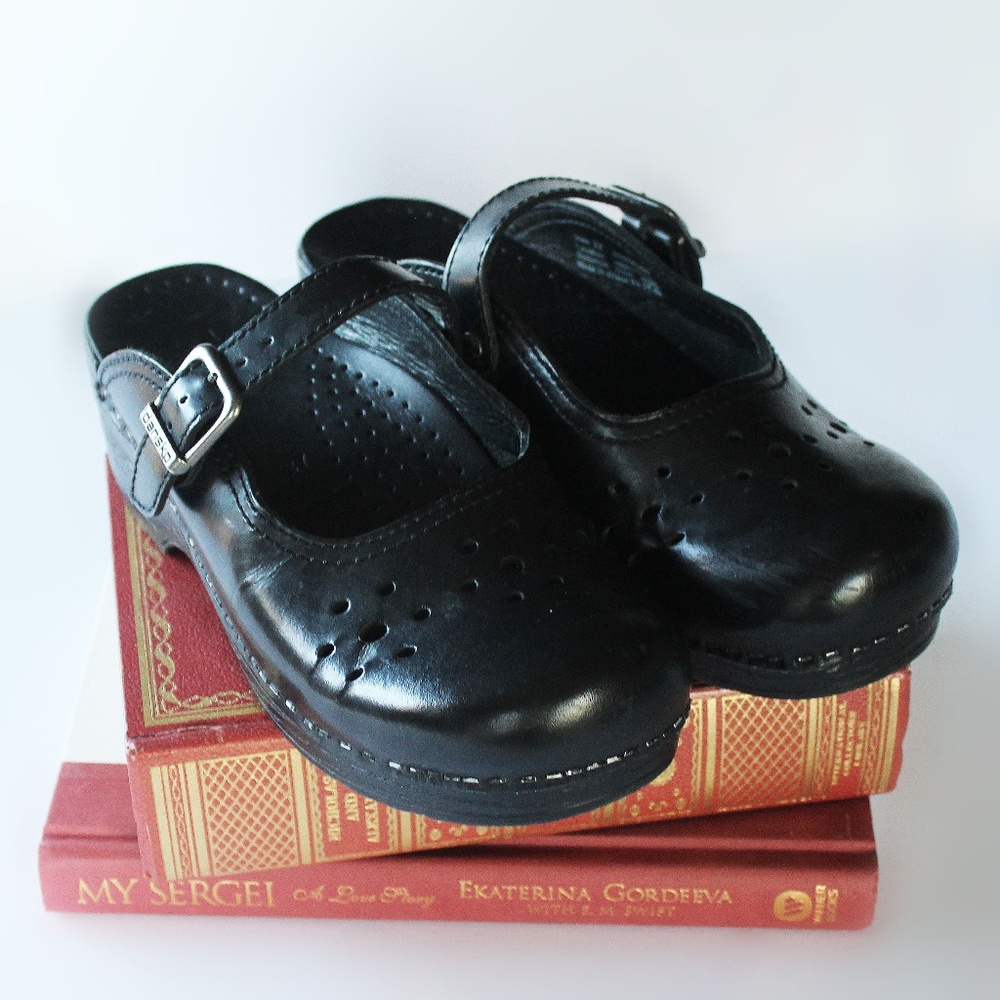 Women's Dansko Mary Jane Clogs size 37